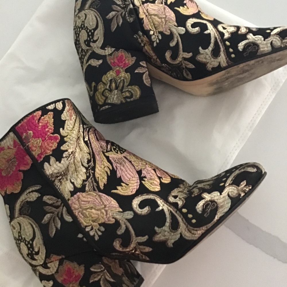 Sam Edelman “Taye” Patterned Block Heel Bootie In… - image 2